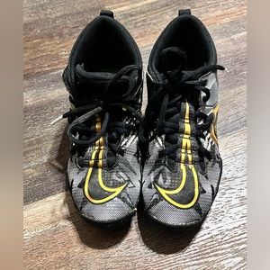 Boys Nike fast flex football cleats